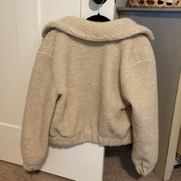 Aeropostale Small Fur Jacket - Picture 3 of 3